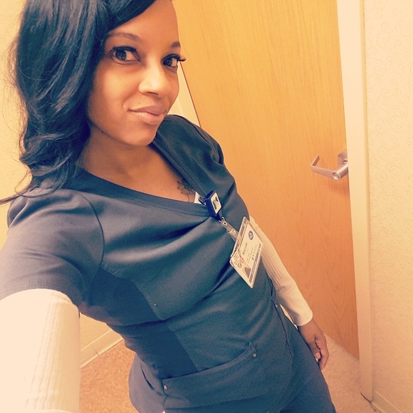 Meet your Posher, Nicolenewnew - Picture 2 of 6